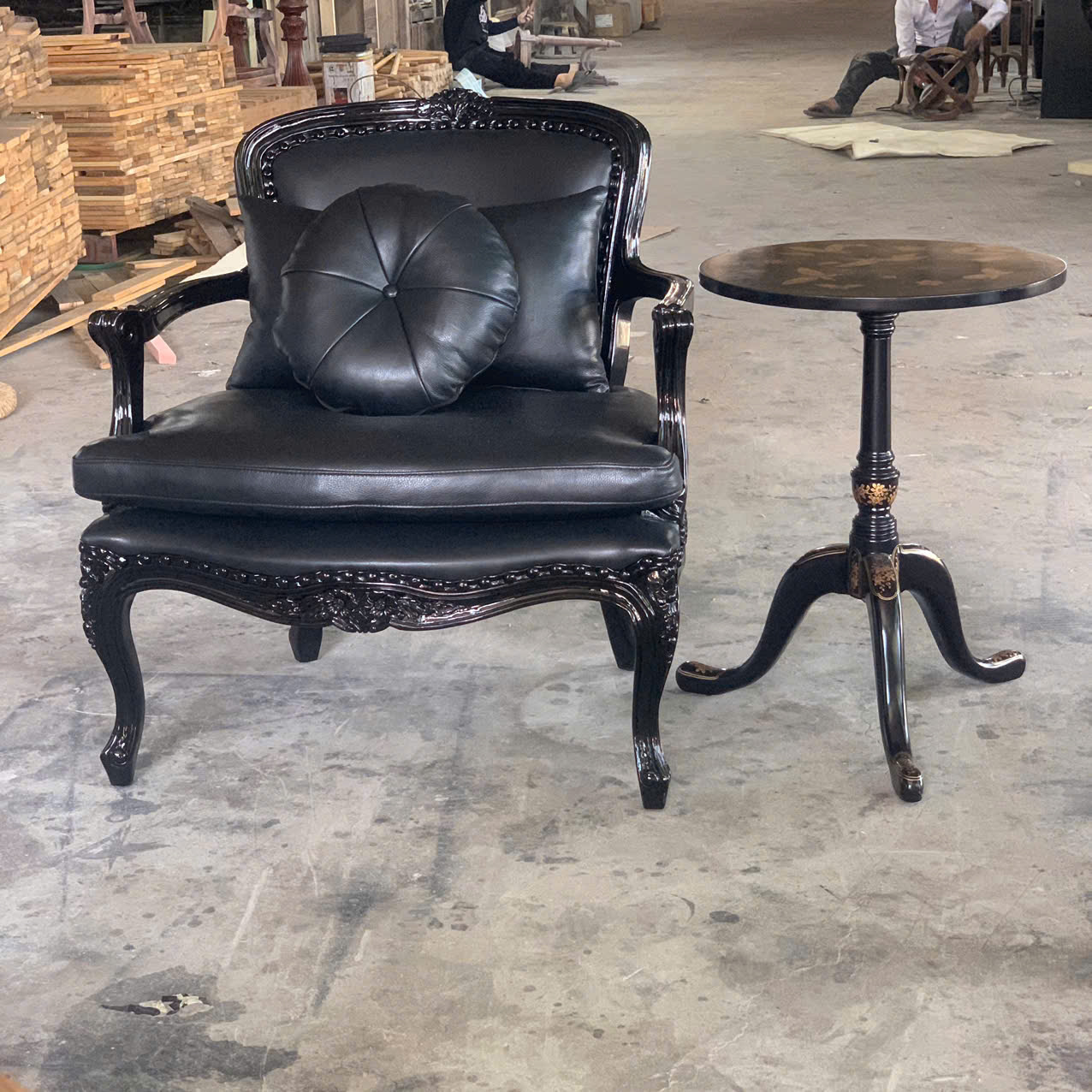 SOFA ĐƠN CỔ ĐIỂN LOUIS 15 BỌC DA